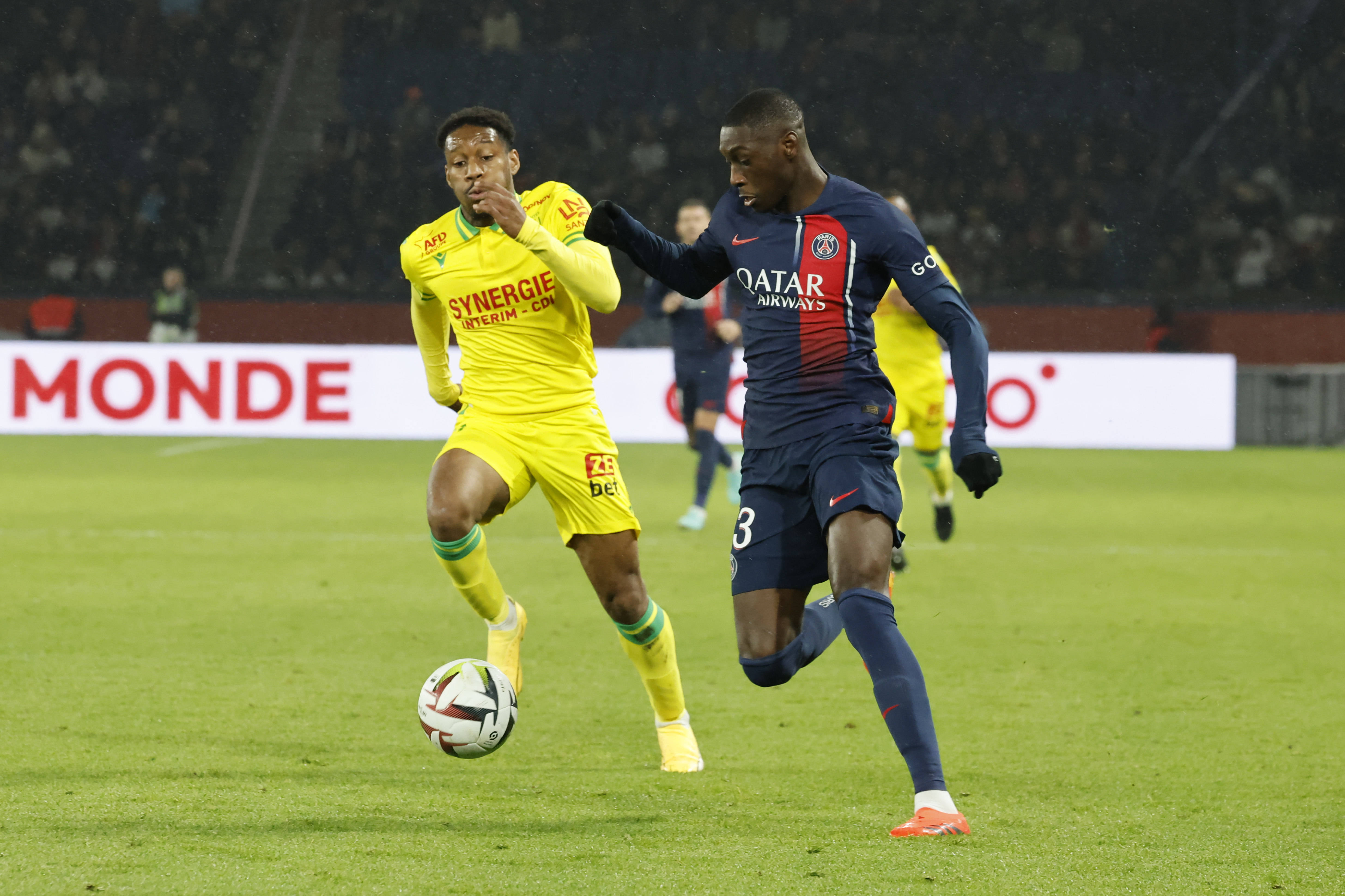 尼斯主场大胜南特,摆脱低迷 尼斯主场大胜南特,摆脱低迷